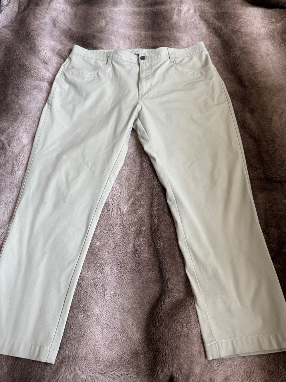 Vuori Men's Chinos in Light Khaki